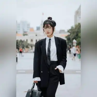 伍芝